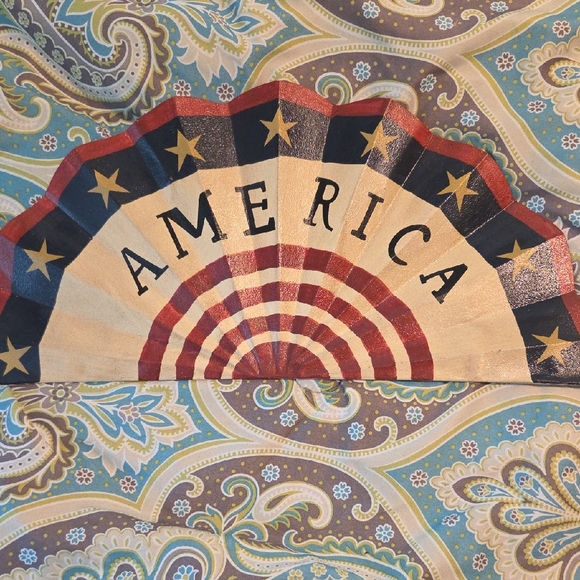 Patriotic Fan Wall Decor - Picture 1 of 2